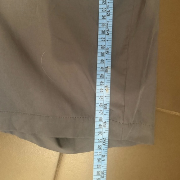 BANANA REPUBLIC Men's Gray Flat Front Golf Shorts Size 36 Pockets Outdoors - Picture 14 of 15